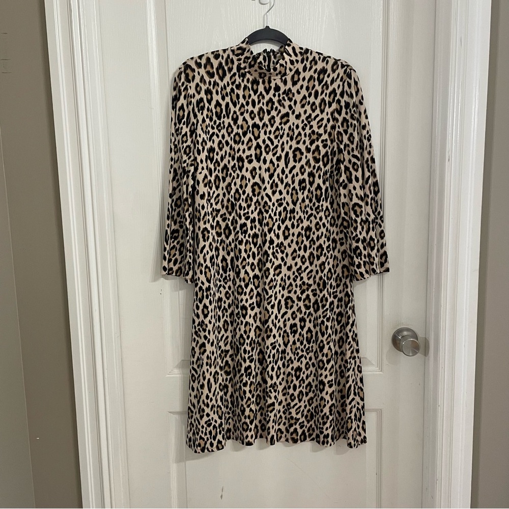 Chico's 3/4 Length Sleeve Leopard Print Dress Zipper in Back Mock Neck Size 1